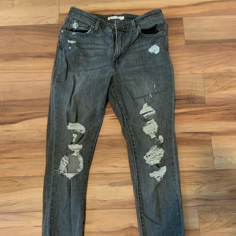 Gray Levi’s 721 Skinny Jeans